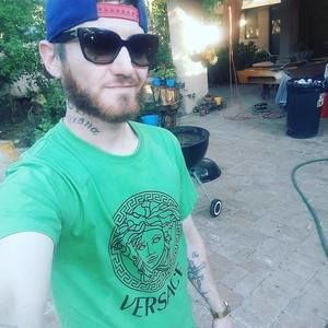 Meet your Posher, Christopher